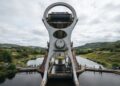 O elevador giratório da Escócia levanta barcos por 24 metros usando quase a mesma energia de poucas chaleiras