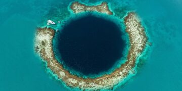Buraco Azul de Belize e a caverna que virou oceano