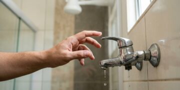 Pequenos choques no chuveiro e falhas elétricas