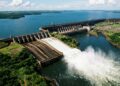 Com 20 unidades geradoras e 14 mil MW, Itaipu continua sendo uma estrutura que transforma água em energia para 2 países ao mesmo tempo