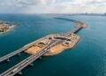 King Fahd Causeway transformou 25 quilômetros de mar em uma rota rodoviária entre dois países