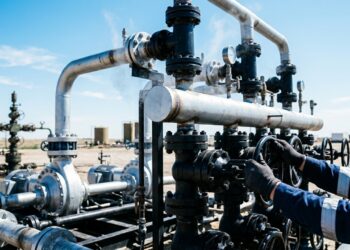 Por que um campo de petróleo continua produzindo mesmo depois que a pressão natural do reservatório começa a cair