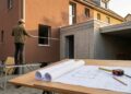 Quanto custa regularizar uma casa construída sem projeto e por que prefeitura, cartório e Receita podem cobrar etapas diferentes