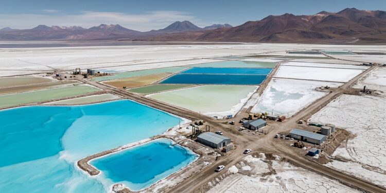 Argentina, Bolívia e Chile formam o triângulo do lítio e têm em comum salares gigantes que viraram peça-chave dos carros elétricos