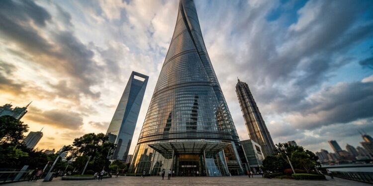 A Shanghai Tower gira 120 graus enquanto sobe para enfrentar tufões com a própria forma da fachada