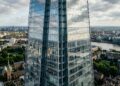 The Shard rasga o céu de Londres com 309 metros de vidro criados para refletir nuvens e desaparecer na paisagem