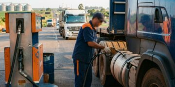 Mais biodiesel no tanque pode economizar bilhões em importações, mas soja, frete e mistura também entram na conta