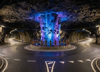 Túnel submarino de 11,2 km com rotatória