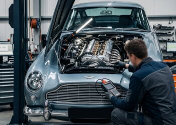 Quanto custa manter um carro importado antigo quando uma única peça pode parar o veículo por meses