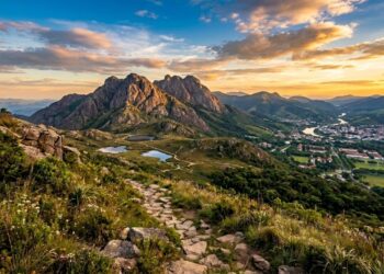 O primeiro parque nacional do Brasil e a principal escola de formação do Exército ficam na mesma cidade