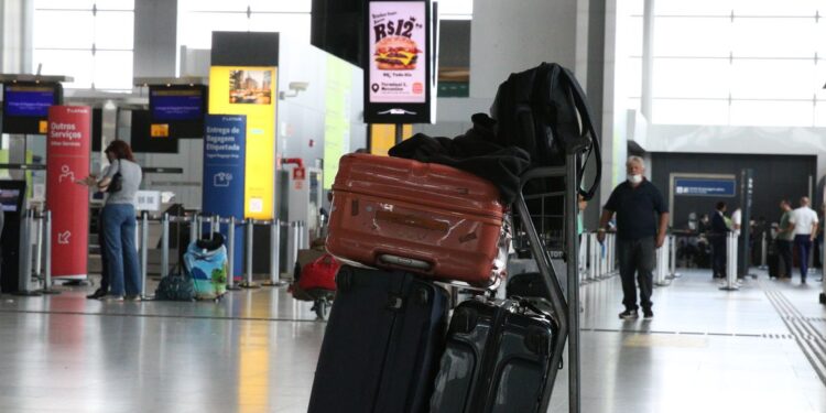 Férias escolares devem elevar consumo além das viagens, diz Serasa