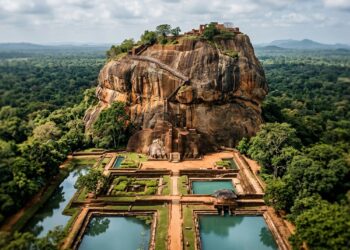 Com quase 200 metros de altura, Sigiriya virou palácio, jardim hidráulico e símbolo de poder
