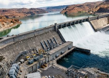 Com quase 12 milhões de jardas cúbicas de concreto, a Grand Coulee Dam virou uma muralha energética maior que muita cidade imagina construir