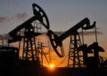Morning Call: Petróleo avança pelo 3º pregão consecutivo em meio a ameaças do Irã de fechar rotas de exportação
