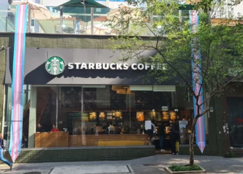 Starbucks retoma expansão no Brasil após onda de demissões e fechamentos
