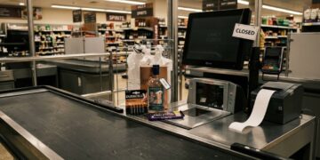 Loja não pode condicionar um produto à compra de outro