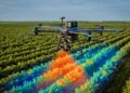 Fazendas utilizam câmeras térmicas instaladas em drones para descobrir plantas doentes antes que os primeiros sinais apareçam