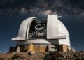 Um telescópio com a maior câmera digital já construída começa a mapear o céu austral visível a cada poucas noites no alto de uma montanha chilena
