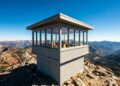 No alto da Sierra Nevada, o Bald Mountain Fire Lookout acompanha incêndios a dezenas de quilômetros