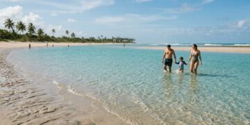 A barreira de recifes que transforma a maré baixa em piscina protege um manguezal de 742 hectares reservado por decreto desde 1987