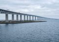 A ponte de Øresund que continua por um túnel submarino