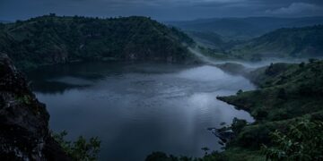 A nuvem de dióxido de carbono liberada pelo Lago Nyos
