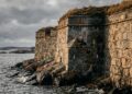 Integrada às rochas de um arquipélago, a Fortaleza de Suomenlinna foi construída para vigiar rotas marítimas e ainda impressiona pela engenharia