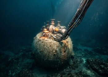 Um reservatório gigante de armazenamento submarino no fundo do mar pode guardar energia usando a pressão natural do oceano