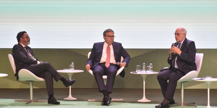 Disputa entre EUA e China amplia peso da segurança econômica e exige diversificação do agro brasileiro