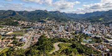 Entre os maiores produtores mundiais de pisos e a 4ª cidade mais rápida do país para abrir empresa: o município catarinense que nasceu do carvão