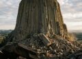 Como o resfriamento da rocha criou as colunas da Devils Tower