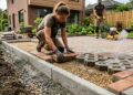 A parede de taipa de pilão volta à construção com terra compactada e técnicas modernas