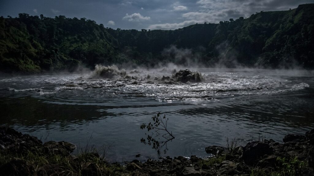 A nuvem de dióxido de carbono liberada pelo Lago Nyos