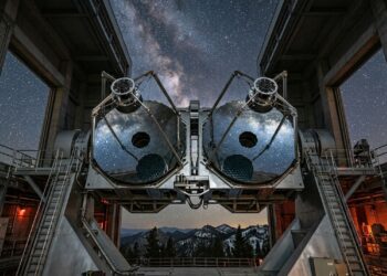 2 espelhos de 8,4 metros trabalham lado a lado no Arizona e transformam um telescópio em um gigantesco par de olhos