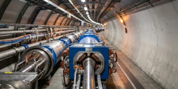 Enterrado sob França e Suíça, o Large Hadron Collider acelera partículas em um anel de 27 quilômetros