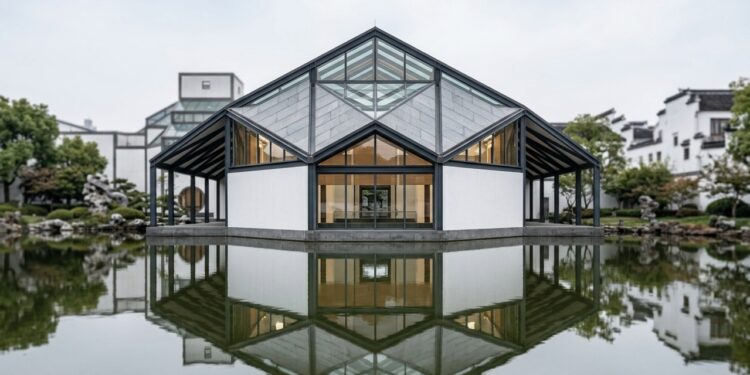 Museu de Suzhou mostra como I. M. Pei uniu jardins antigos, espelhos d’água e construção contemporânea