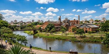 Um engenho de açúcar erguido a partir de 1881 virou centro cultural e uma queda d'água corta o centro: a cidade paulista onde o rio organiza o roteiro