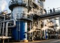 Por que a gasolina não sai pronta da torre de destilação de uma refinaria