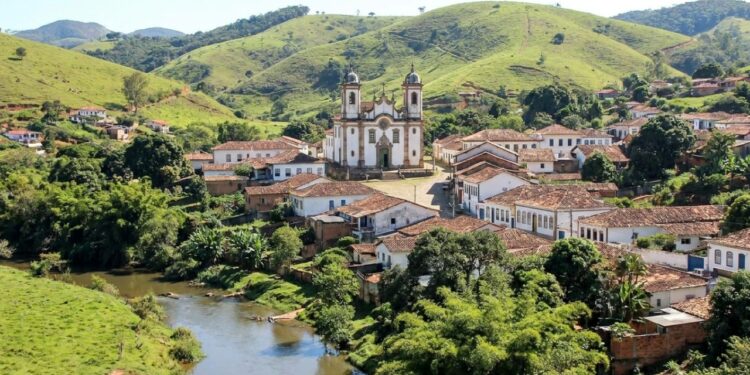 Uma ermida de pau a pique de 1690 virou a primeira igreja matriz de Minas Gerais: o município que hoje é ponto de descanso a 33 km da capital