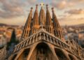 Uma basílica iniciada no século XIX chegou a 172,5 metros e continua sendo construída com fabricação digital guiada pelos modelos de Gaudí