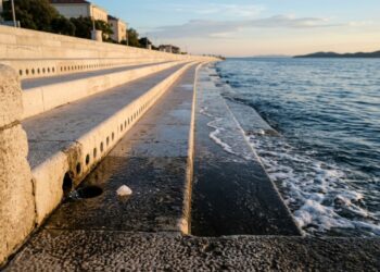 Como 35 tubos transformam ondas do mar em música em Zadar