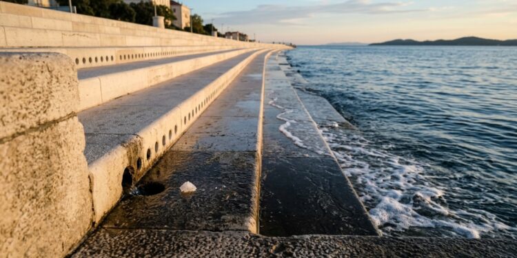 Como 35 tubos transformam ondas do mar em música em Zadar