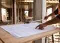 Técnico em edificações acompanha obras e pode trabalhar antes mesmo do prédio sair do papel