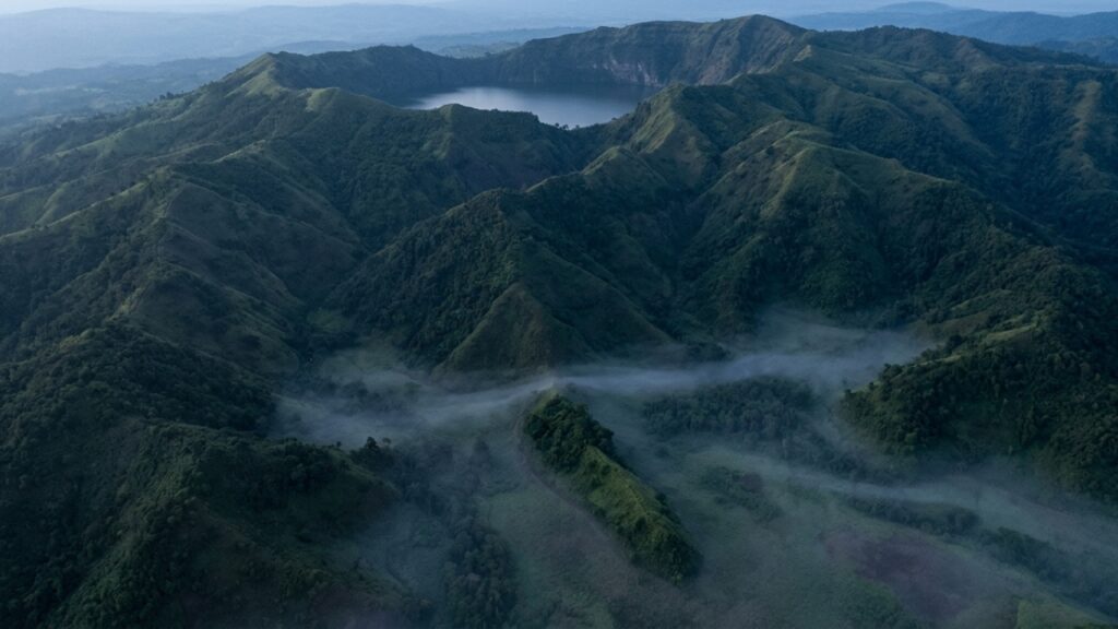 A nuvem de dióxido de carbono liberada pelo Lago Nyos