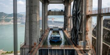 China criou um elevador capaz de levantar navios de 3 mil toneladas por uma altura equivalente a um prédio de 37 andares