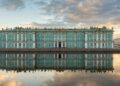 Erguido sobre solo úmido às margens do Neva, o Palácio de Inverno permanece de pé há mais de 260 anos