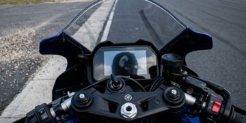 Nova Yamaha R7 chega ao Brasil com 73,4 cv e IMU de 6 eixos