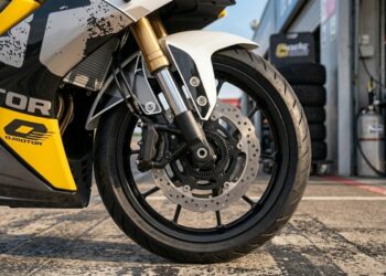 SBM 250S ganha nova pintura branca com amarelo