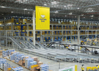 E-commerce fatura R$ 295,6 bilhões em 2025 e se consolida pós-efeito pandemia