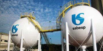 Ações da Sabesp (SBSP3) despencam 8% após lucro cair e dívida aumentar